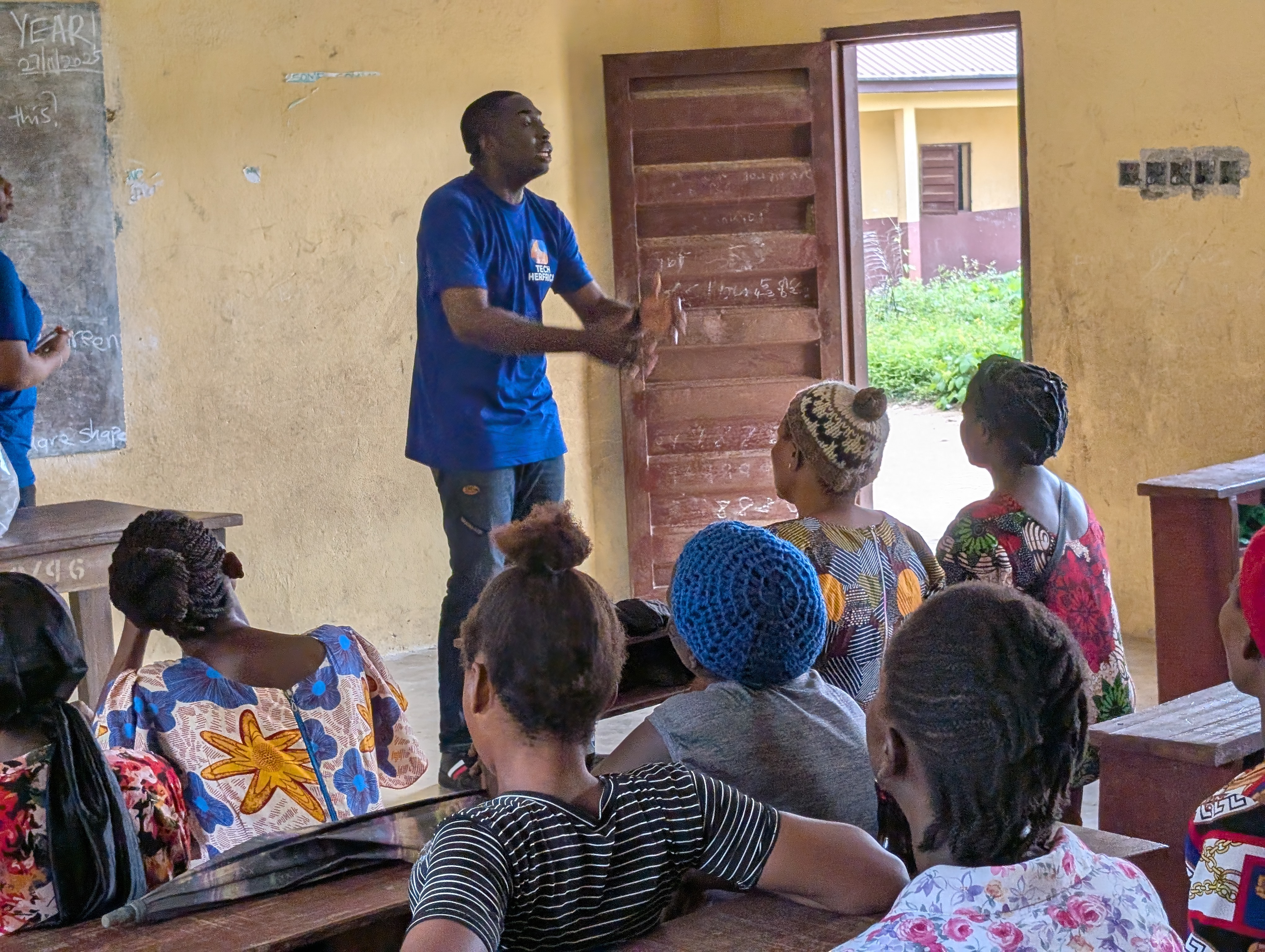 PXL_20251128_105214960